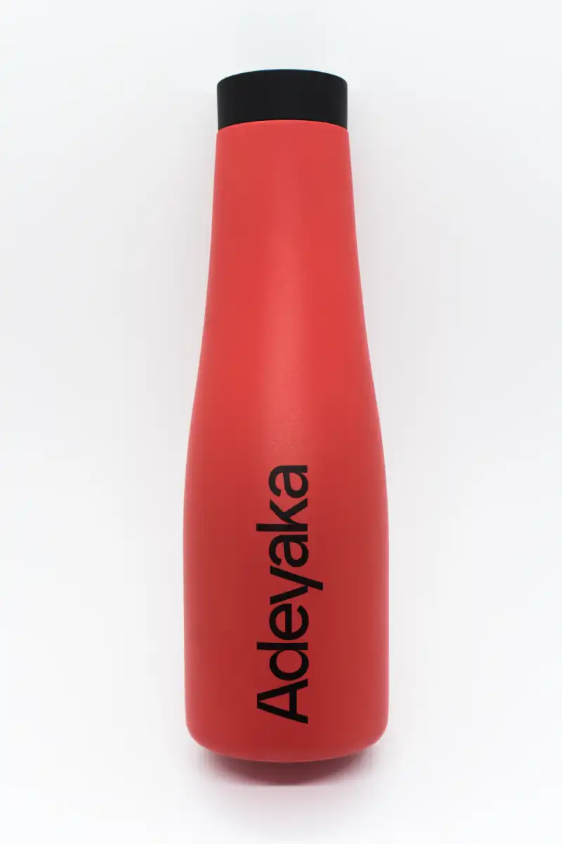 Adeyaka - Marxandatge per a fer visible el nou disseny de marca i logo