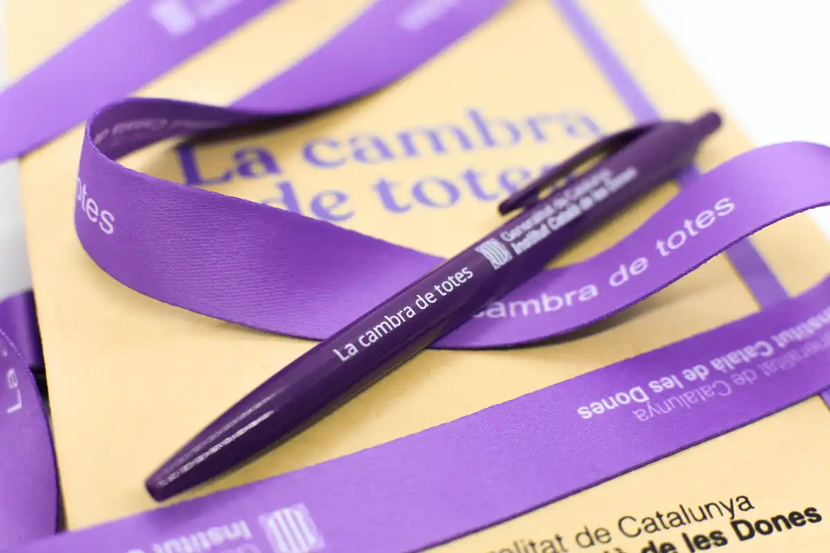 Material corporatiu per Institut català de les dones (2)