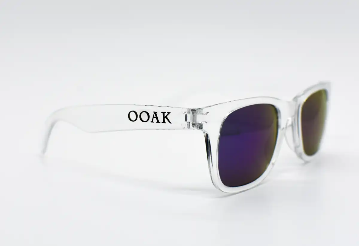 personalització d’ulleres i gorres per OOAK Agency (3)